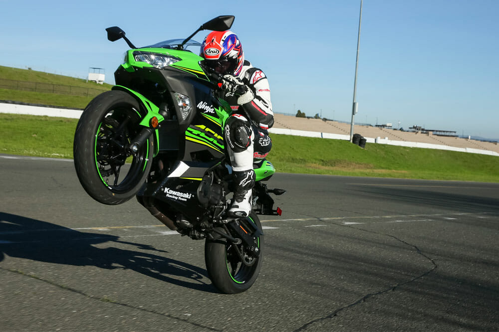 18 Kawasaki Ninja 400 Full Test Cycle News