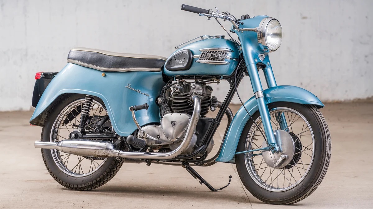 Vintage Motorcycle Enthusiasts Reunite for Mecum Las Vegas Motorcycles ...