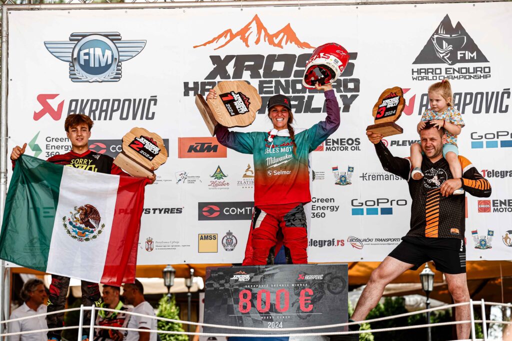 Tjasa Fifer podium Xross Hard Enduro