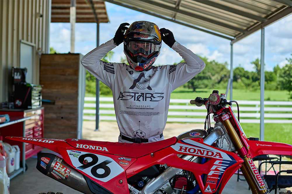 Alpinestars Releases 2025 MX Gear Line Cycle News