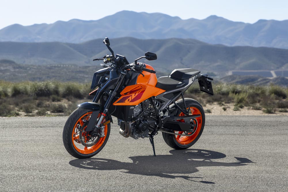 2024 KTM 990 Duke left side