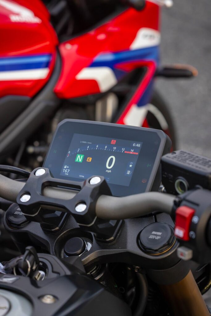 2024 Honda CB650R dash