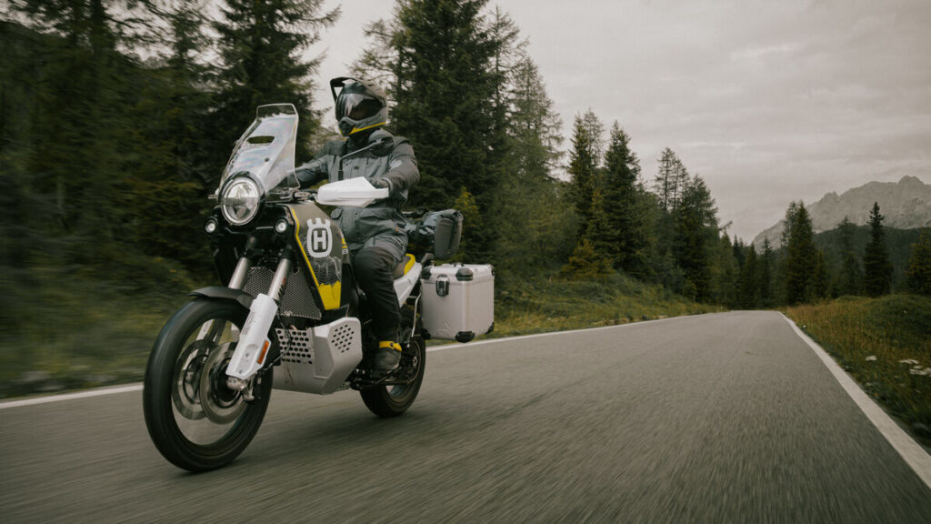 2025 Husqvarna Norden 901 Expedition