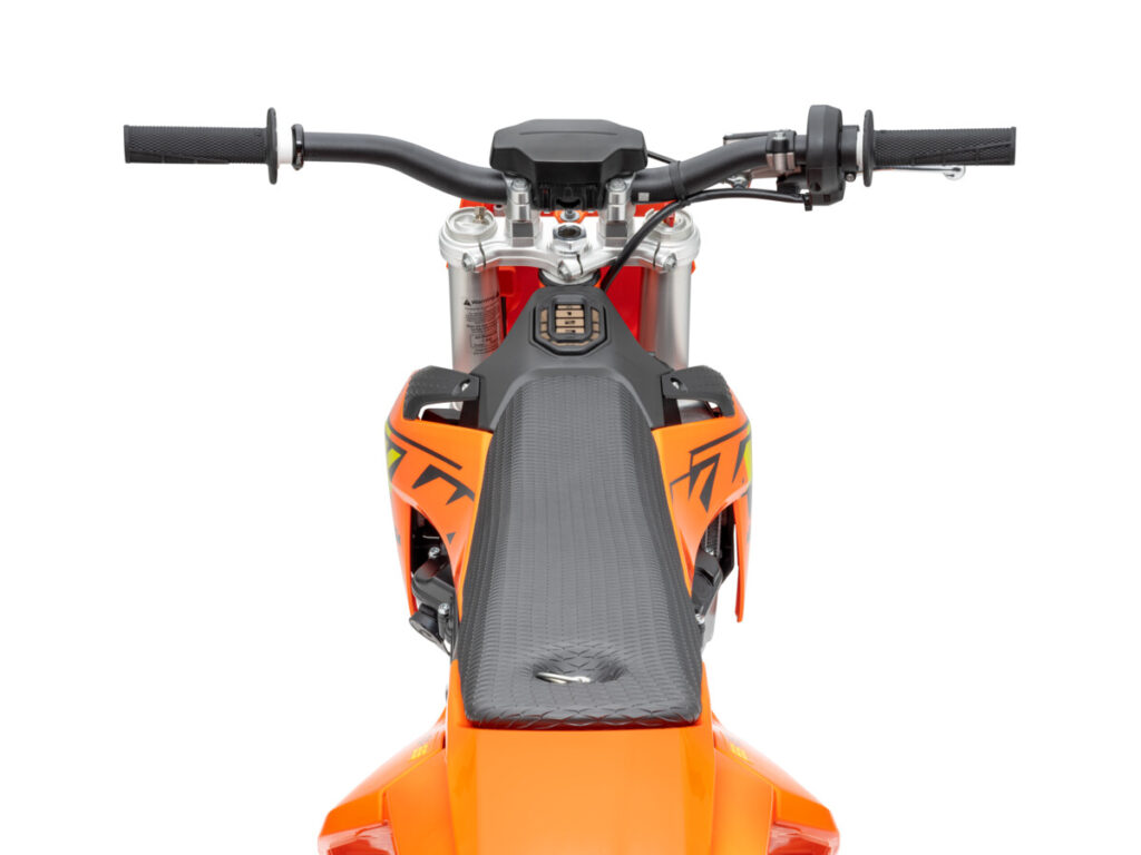 2025 KTM SX-E 5 cockpit