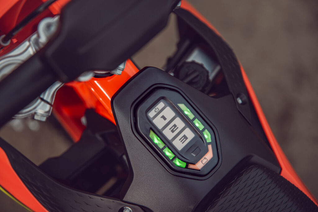 2025 KTM SX-E 5 dash