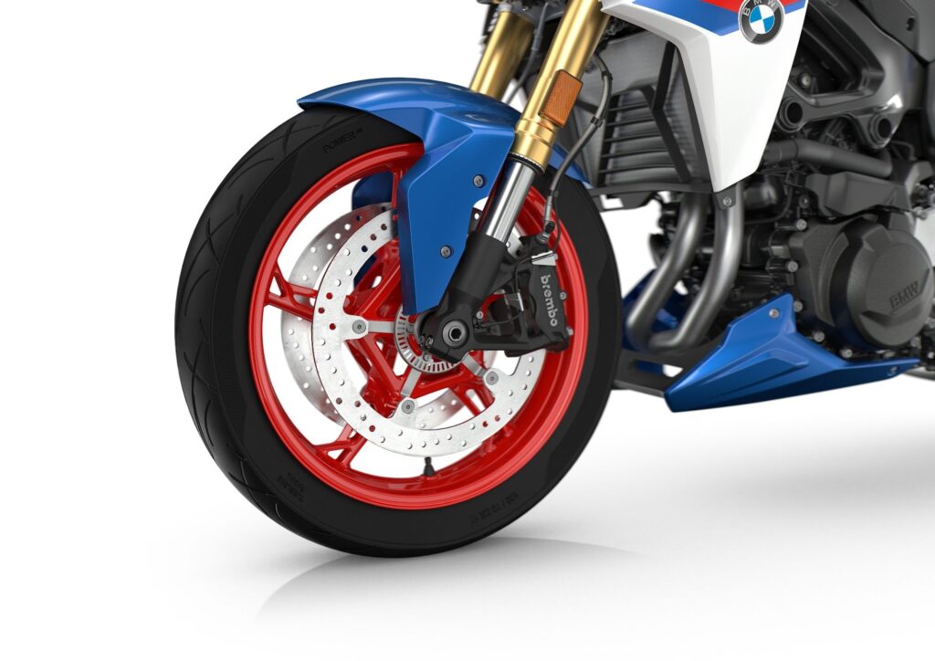 2025 BMW F 900 R front wheel