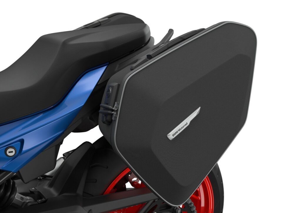 2025 BMW F 900 XR saddlebag